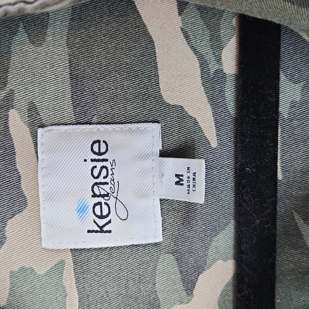 Kensie Jeans, Women's Camo Military stretch jacket with pockets, full zip/snap. - Picture 3 of 7